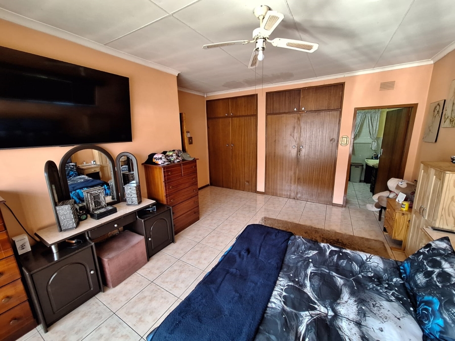 4 Bedroom Property for Sale in Vanderbijlpark SE 7 Gauteng
