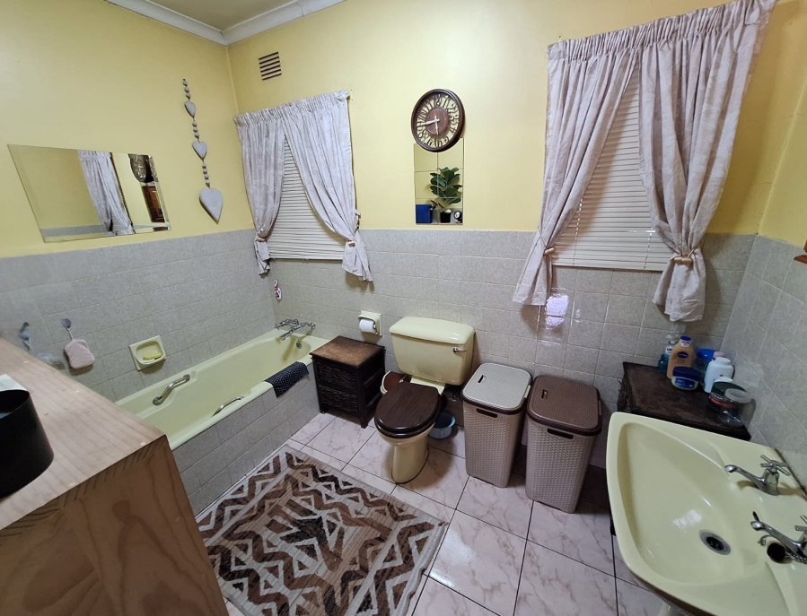 4 Bedroom Property for Sale in Vanderbijlpark SE 7 Gauteng