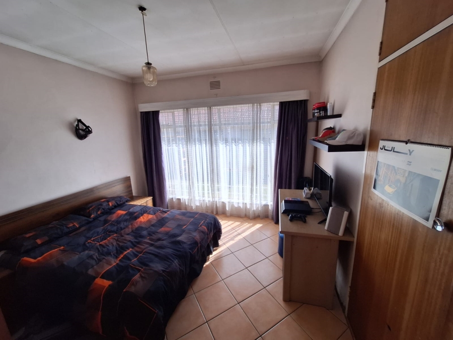 4 Bedroom Property for Sale in Vanderbijlpark SE 7 Gauteng