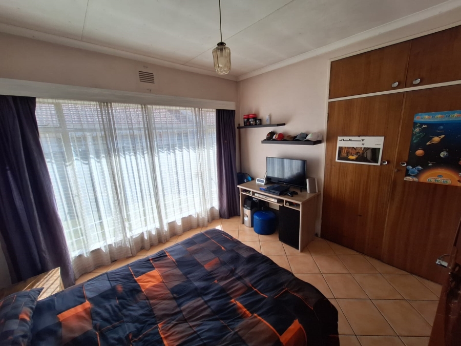 4 Bedroom Property for Sale in Vanderbijlpark SE 7 Gauteng