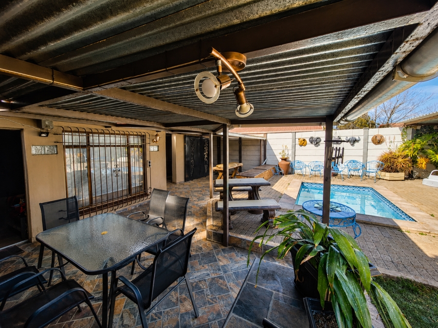 4 Bedroom Property for Sale in Vanderbijlpark SE 7 Gauteng