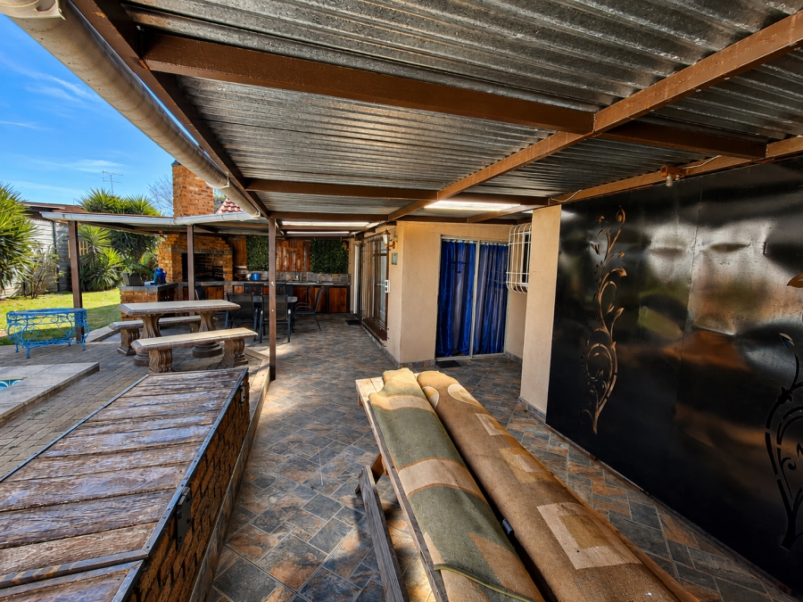 4 Bedroom Property for Sale in Vanderbijlpark SE 7 Gauteng
