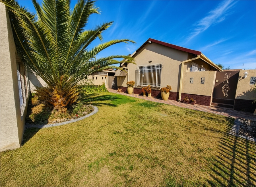 4 Bedroom Property for Sale in Vanderbijlpark SE 7 Gauteng