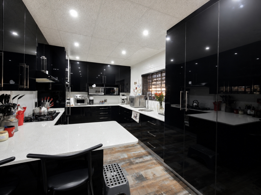 4 Bedroom Property for Sale in Sonland Park Gauteng