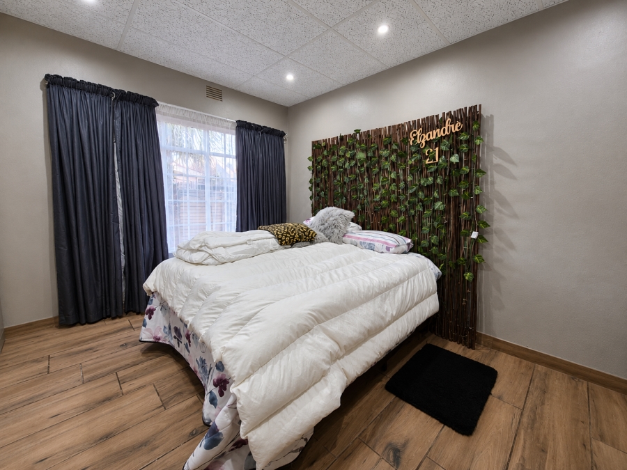 4 Bedroom Property for Sale in Sonland Park Gauteng