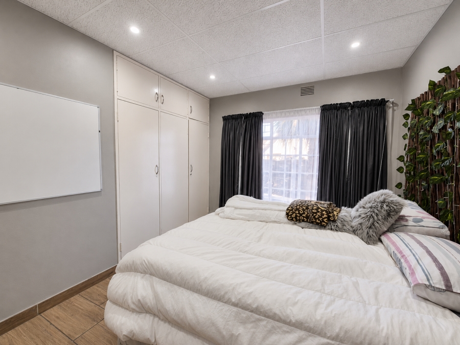 4 Bedroom Property for Sale in Sonland Park Gauteng