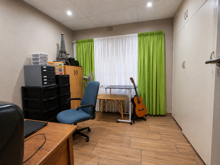 4 Bedroom Property for Sale in Sonland Park Gauteng