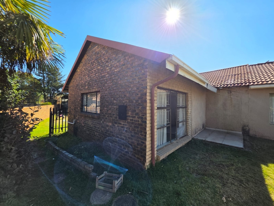 4 Bedroom Property for Sale in Mayberry Park Gauteng