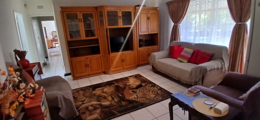 3 Bedroom Property for Sale in Brackendowns Gauteng