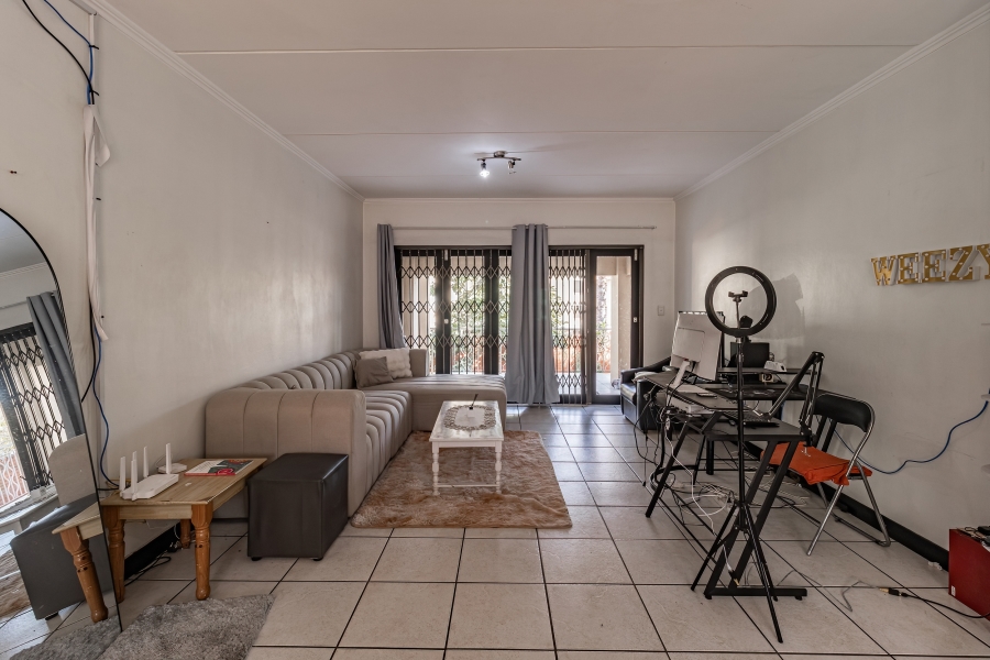 2 Bedroom Property for Sale in Sunninghill Gauteng