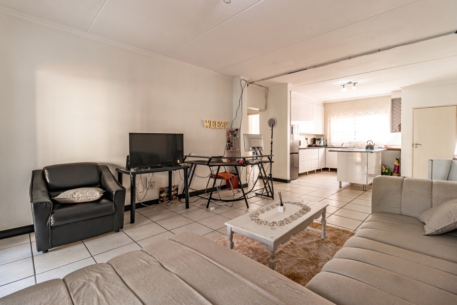 2 Bedroom Property for Sale in Sunninghill Gauteng