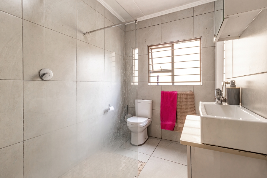 2 Bedroom Property for Sale in Sunninghill Gauteng