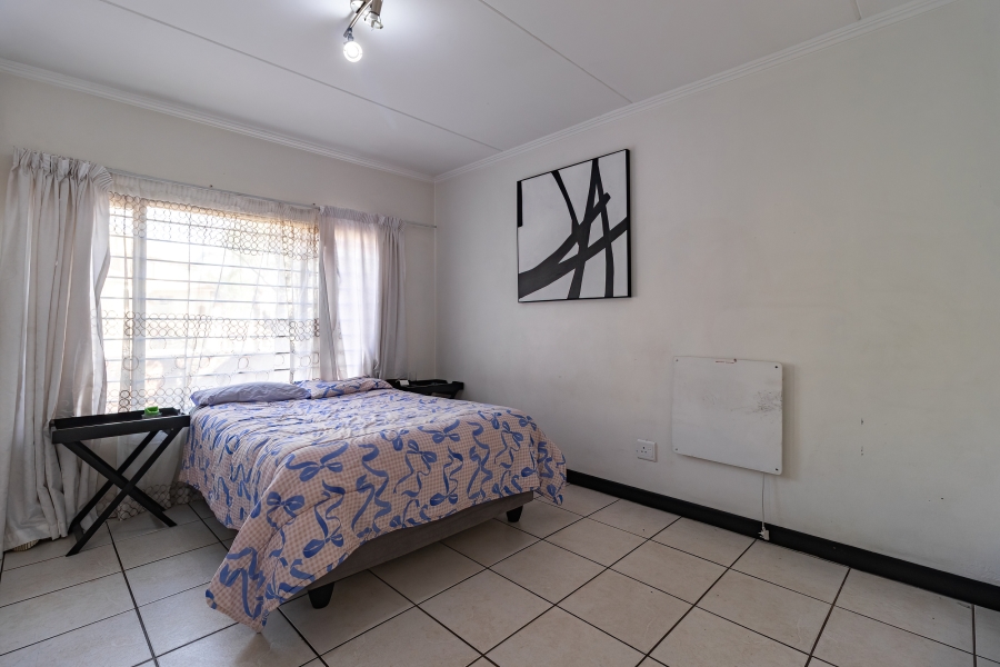 2 Bedroom Property for Sale in Sunninghill Gauteng