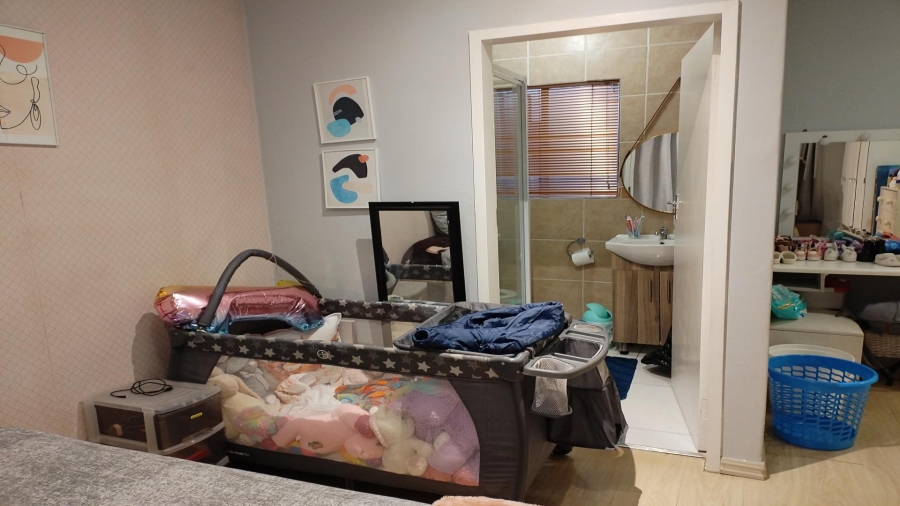 2 Bedroom Property for Sale in Noordhang Gauteng