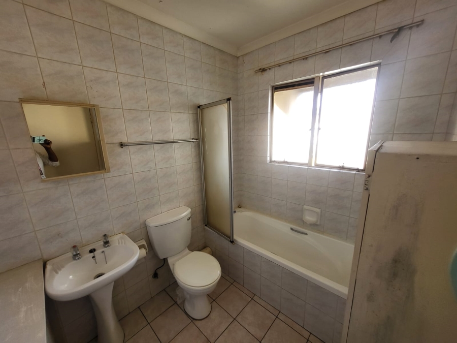 2 Bedroom Property for Sale in Oakdene Gauteng