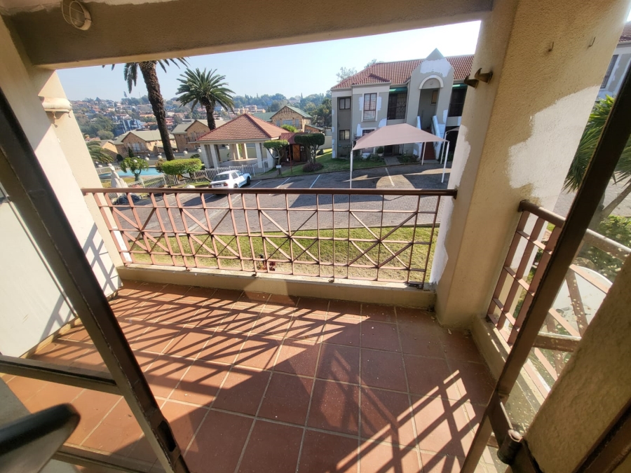 2 Bedroom Property for Sale in Oakdene Gauteng