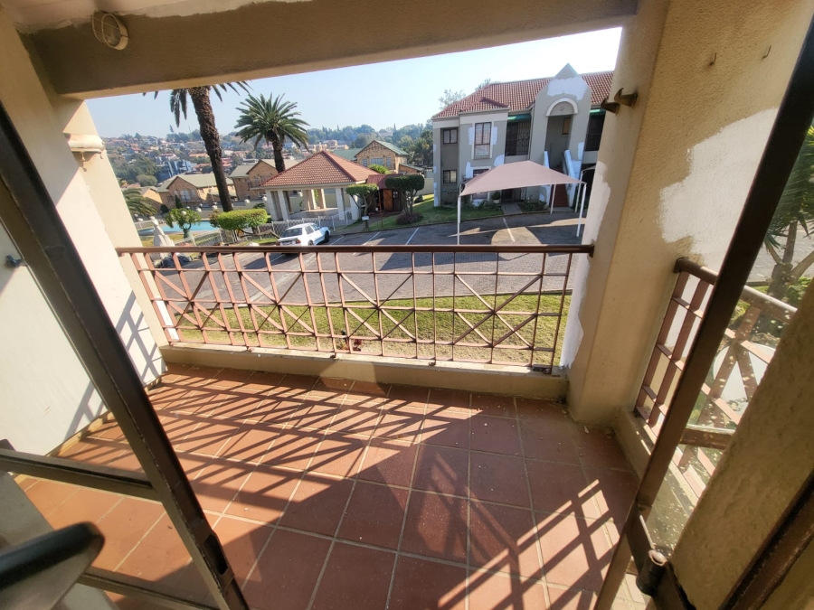 2 Bedroom Property for Sale in Oakdene Gauteng