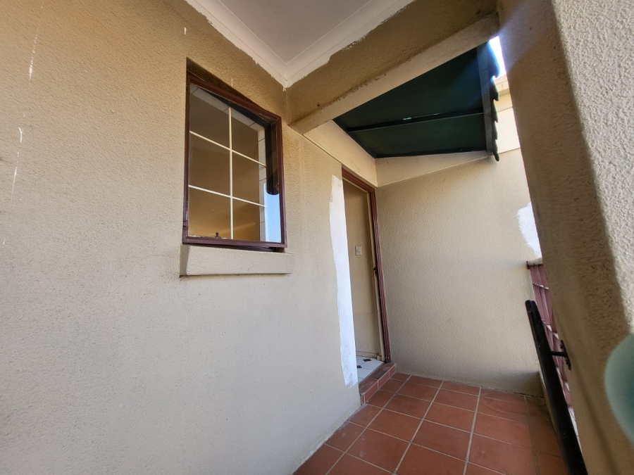 2 Bedroom Property for Sale in Oakdene Gauteng
