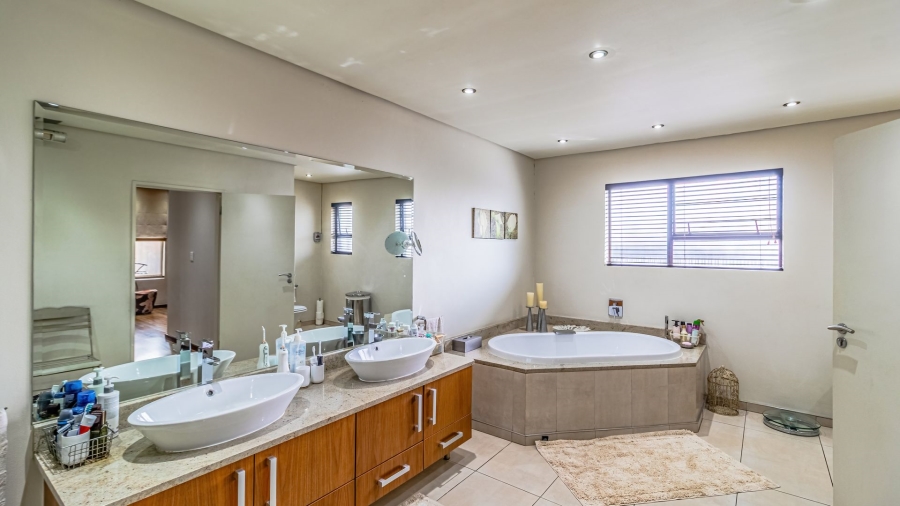 4 Bedroom Property for Sale in Dowerglen Gauteng