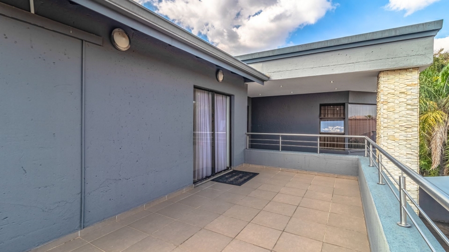 4 Bedroom Property for Sale in Dowerglen Gauteng