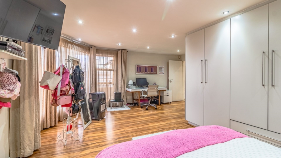 4 Bedroom Property for Sale in Dowerglen Gauteng