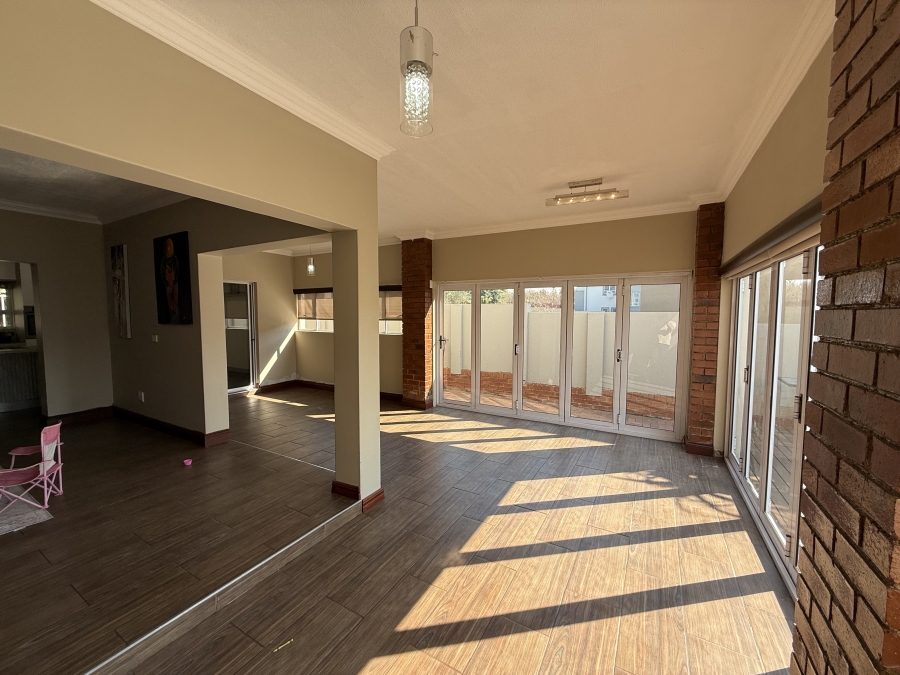 4 Bedroom Property for Sale in Heritage Hill Gauteng
