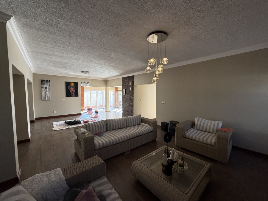 4 Bedroom Property for Sale in Heritage Hill Gauteng