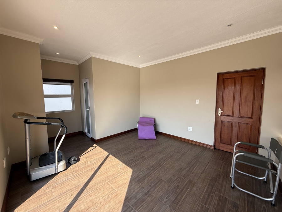 4 Bedroom Property for Sale in Heritage Hill Gauteng