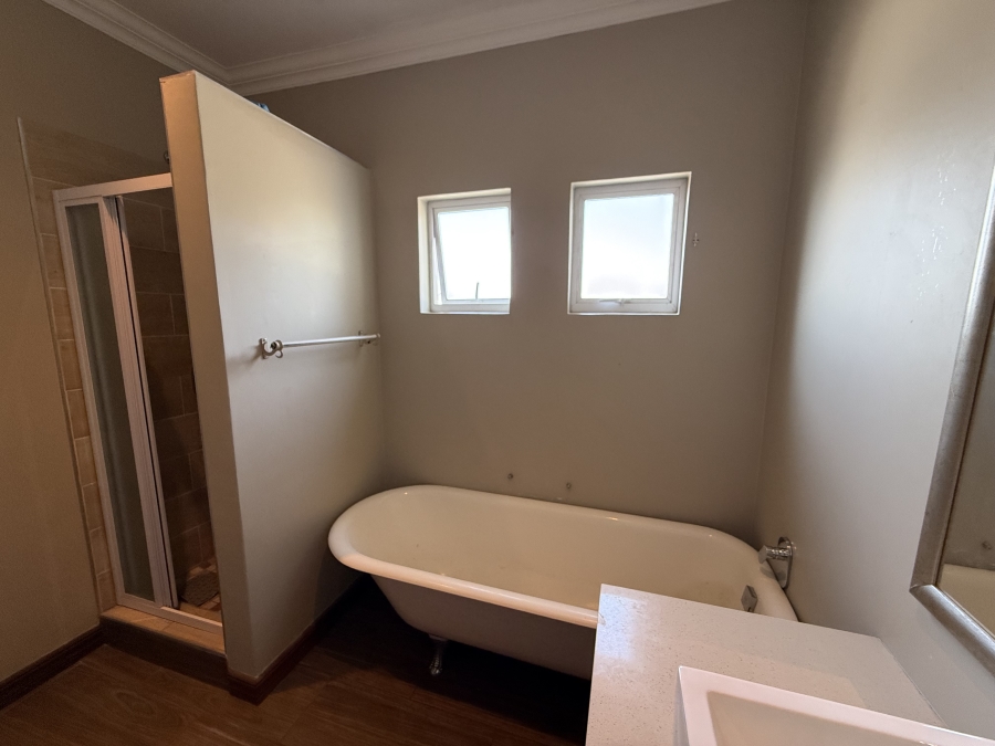 4 Bedroom Property for Sale in Heritage Hill Gauteng