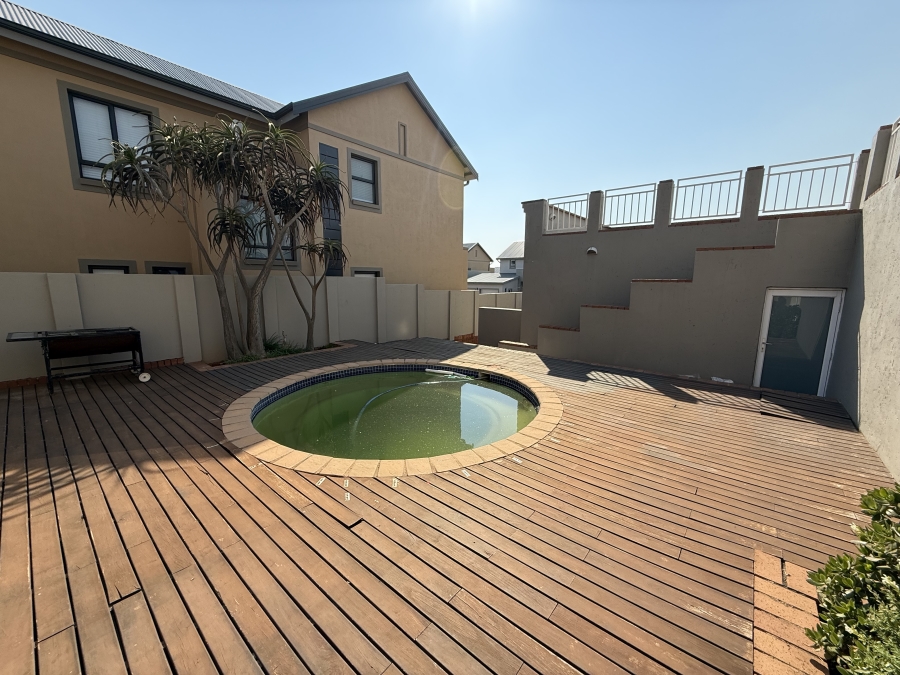 4 Bedroom Property for Sale in Heritage Hill Gauteng