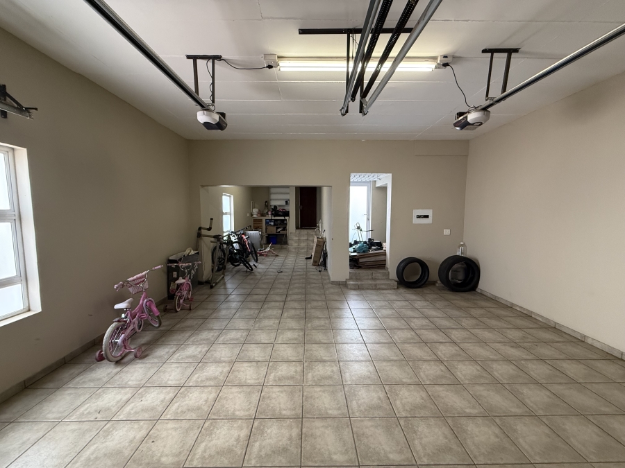 4 Bedroom Property for Sale in Heritage Hill Gauteng