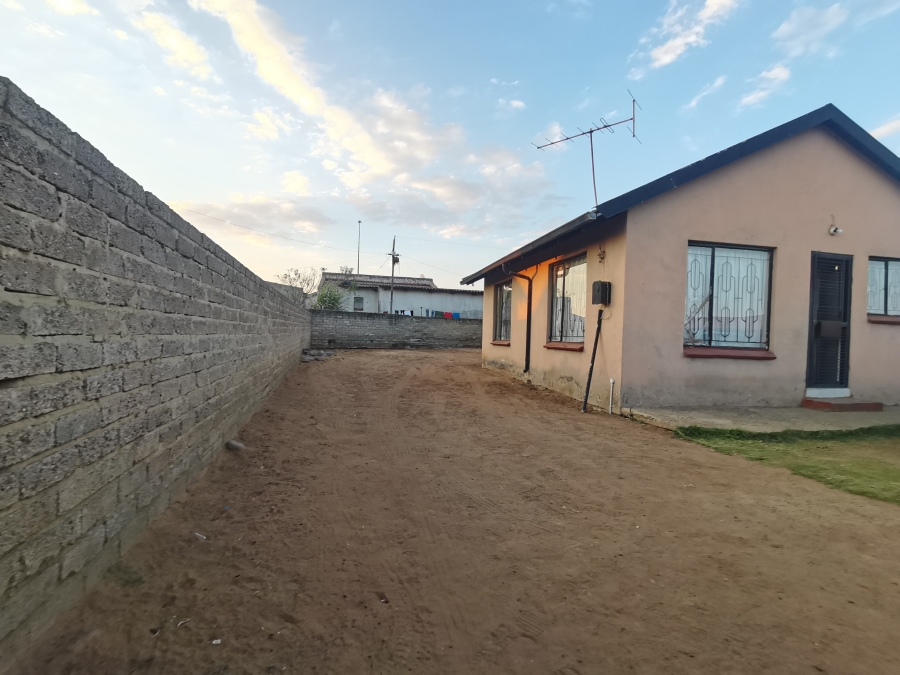 2 Bedroom Property for Sale in Sebokeng Zone 17 Gauteng