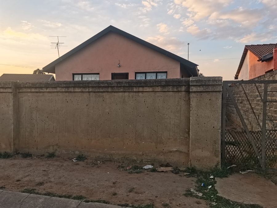 2 Bedroom Property for Sale in Sebokeng Zone 17 Gauteng