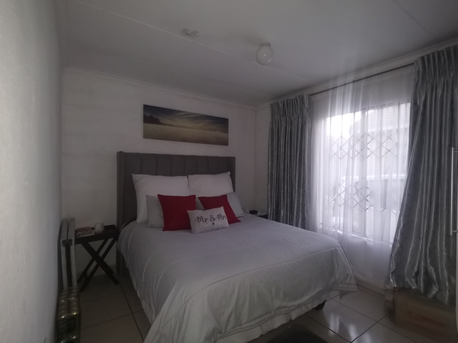 2 Bedroom Property for Sale in Stretford Gauteng