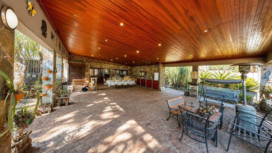 4 Bedroom Property for Sale in Parkhill Gardens Gauteng