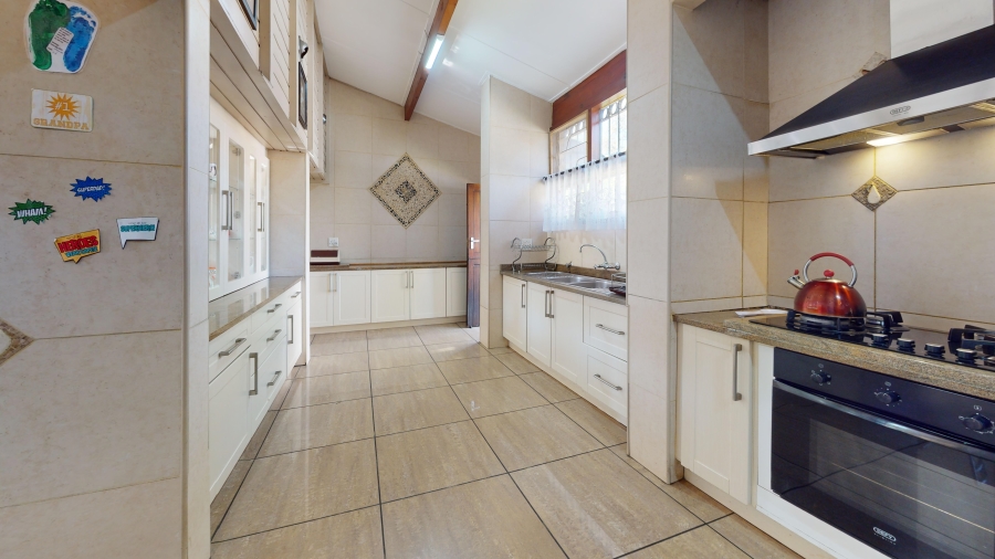4 Bedroom Property for Sale in Parkhill Gardens Gauteng