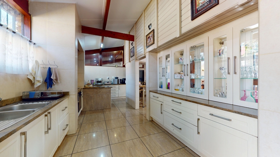 4 Bedroom Property for Sale in Parkhill Gardens Gauteng