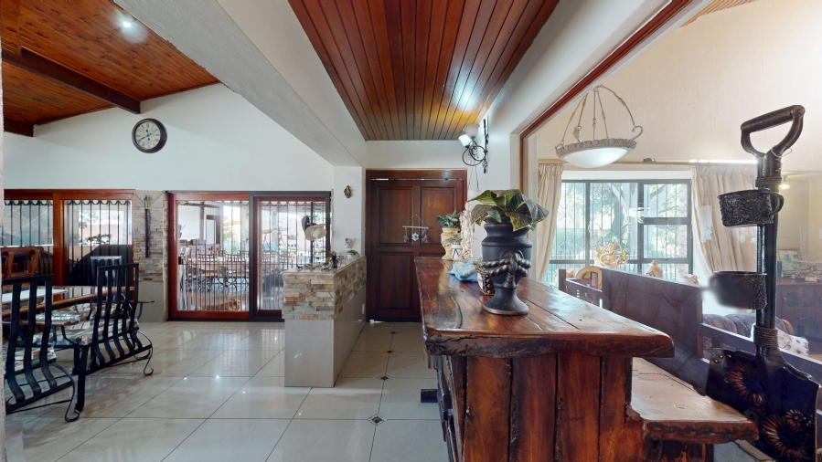 4 Bedroom Property for Sale in Parkhill Gardens Gauteng
