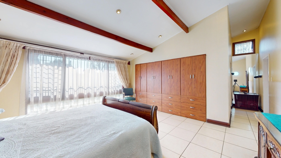 4 Bedroom Property for Sale in Parkhill Gardens Gauteng