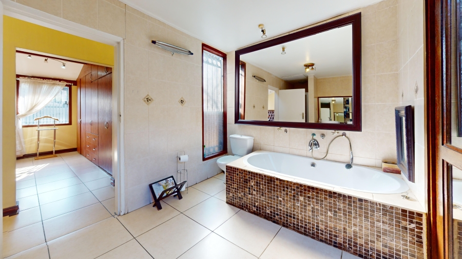 4 Bedroom Property for Sale in Parkhill Gardens Gauteng