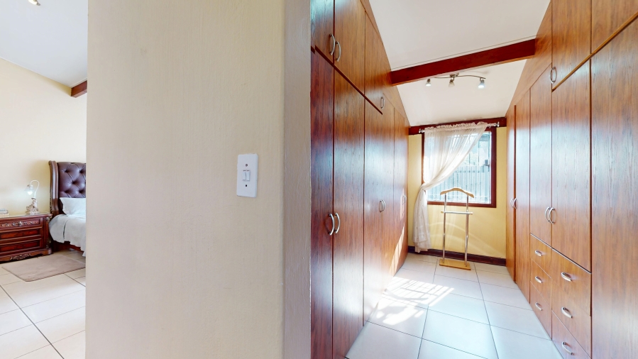 4 Bedroom Property for Sale in Parkhill Gardens Gauteng