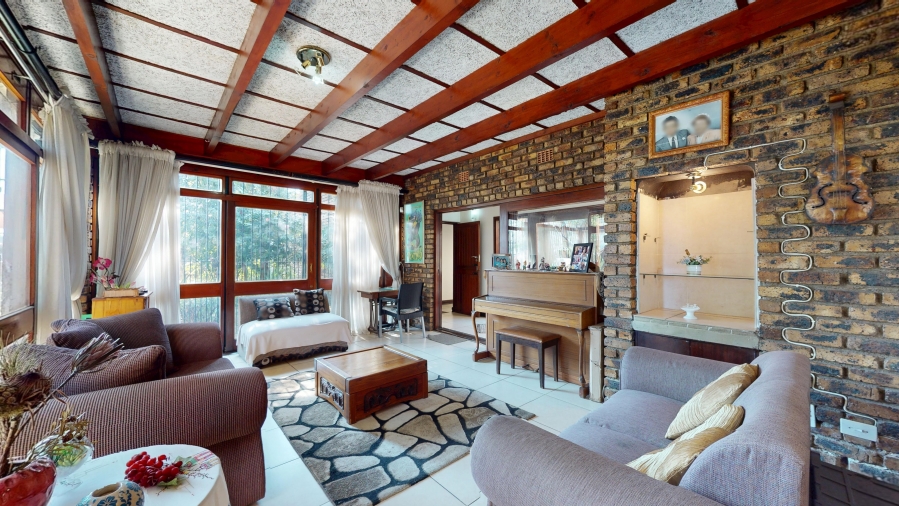 4 Bedroom Property for Sale in Parkhill Gardens Gauteng