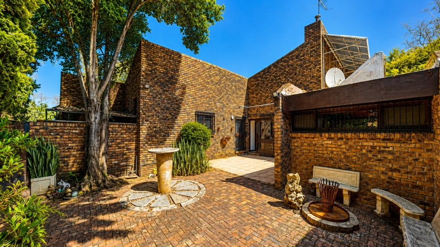 4 Bedroom Property for Sale in Parkhill Gardens Gauteng