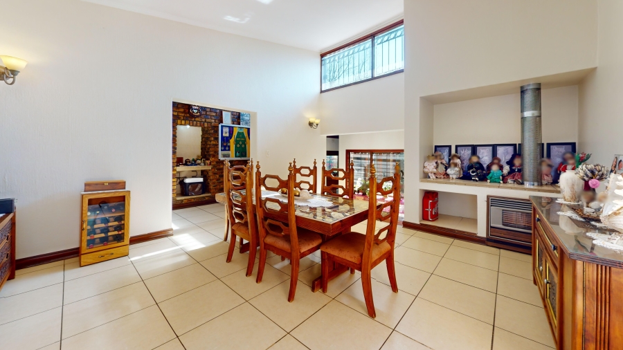 4 Bedroom Property for Sale in Parkhill Gardens Gauteng