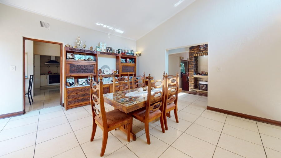 4 Bedroom Property for Sale in Parkhill Gardens Gauteng
