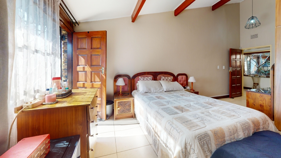 4 Bedroom Property for Sale in Parkhill Gardens Gauteng