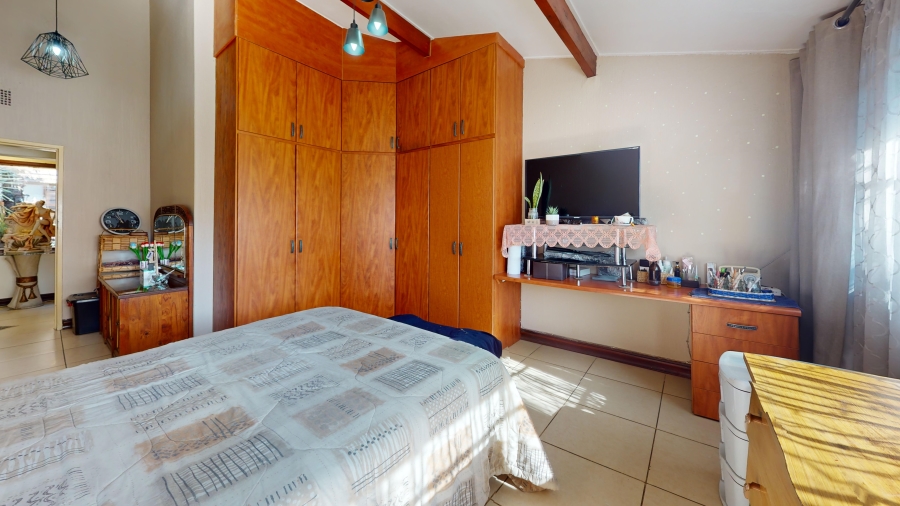 4 Bedroom Property for Sale in Parkhill Gardens Gauteng