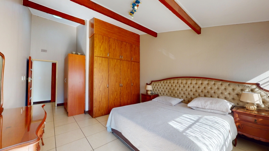 4 Bedroom Property for Sale in Parkhill Gardens Gauteng