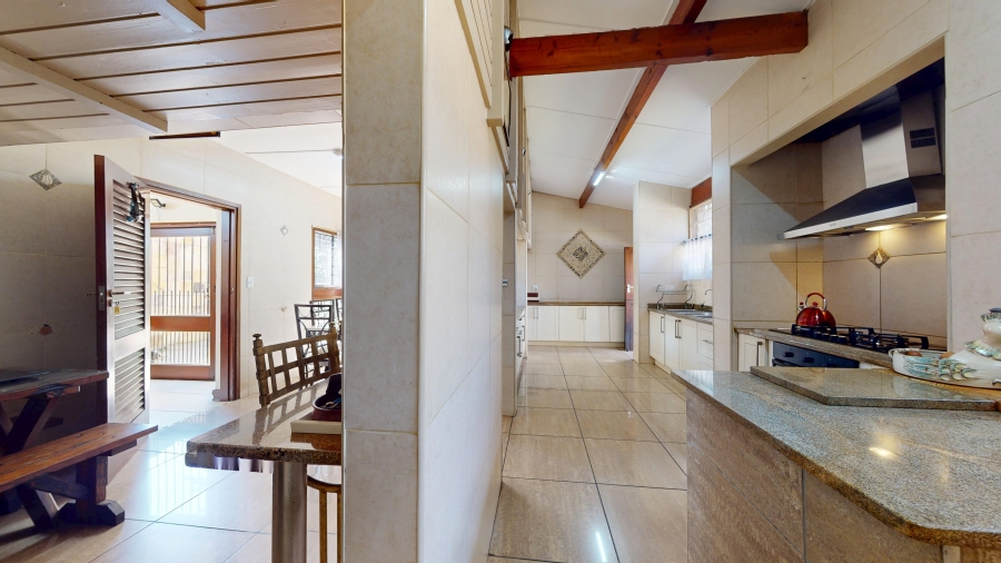 4 Bedroom Property for Sale in Parkhill Gardens Gauteng
