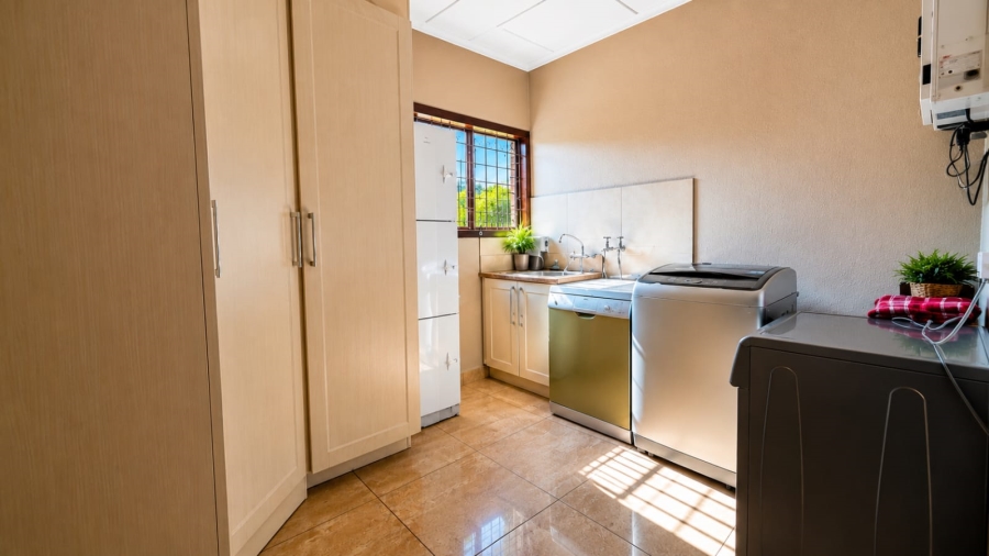 4 Bedroom Property for Sale in Parkhill Gardens Gauteng